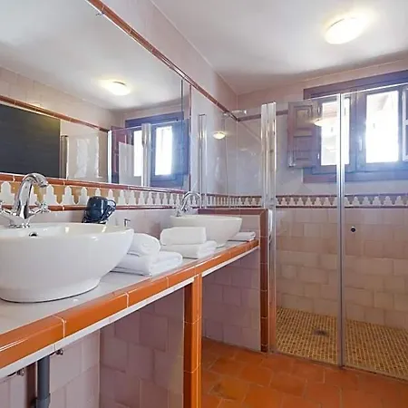 Frühstückspension Casa Bombo 4*