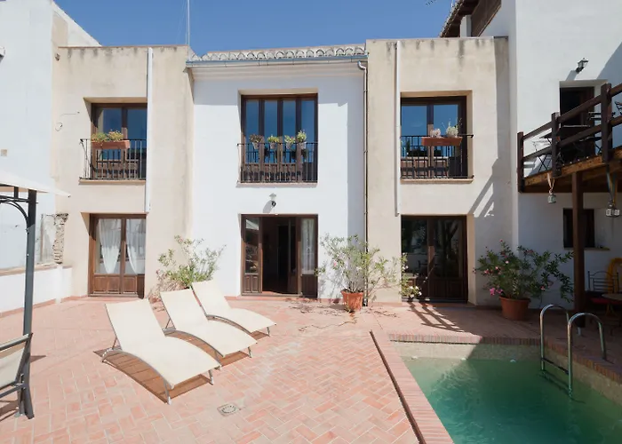 Casa Bombo Oda ve Kahvaltı 4*